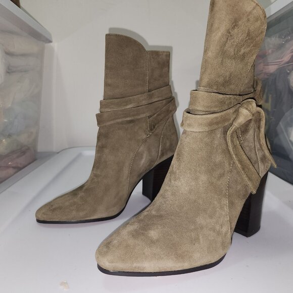 Banana Republic Canton Olive Suede Side Tie Chunky Block Heel Casual Boots - Picture 5 of 16